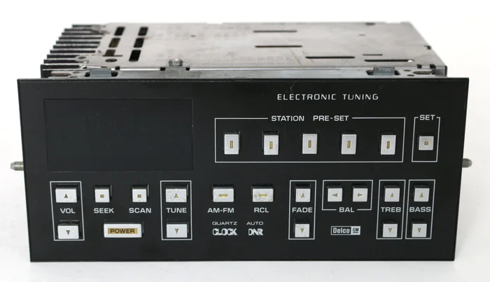 1988-1993 Oldsmobile Cutlass Ciera Calais Delta 88 98 AM FM Radio 16062333