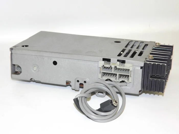 1988-1994 GMC Chevy Radio EQ Radio Receiver Box – Upgraded with iPod Aux Input