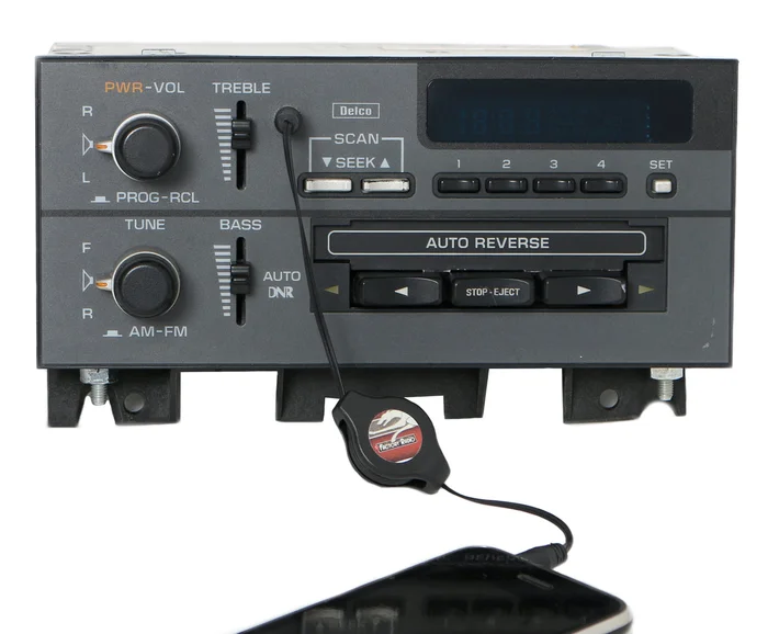 1990-1996 Buick Riviera Chevy Corsica AM FM Radio Cassette w Aux Input 16182701