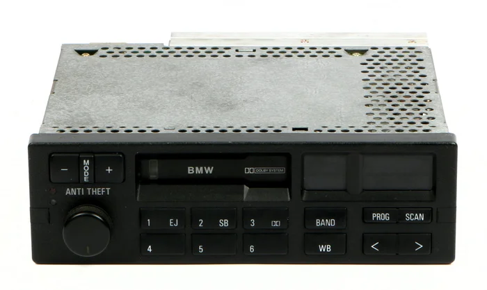 1991-1993 BMW 318 320 325 525 M3 OEM AM FM Radio Cassette Player 82 11 1 467 696