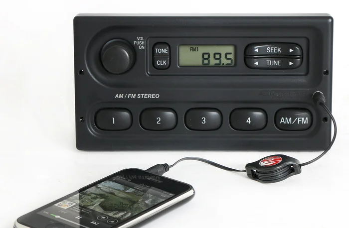 1998-2007 Ford Ranger AM FM 4 Speaker Radio w Aux Input for use w iPod, Android