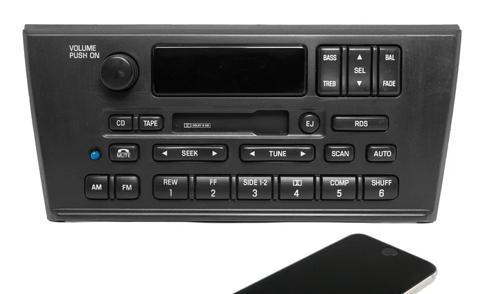 2000-01 Lincoln LS AMFM Cassette Radio w CD Controls & Bluetooth YW4F-18C870-AA