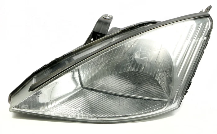 2000-2002 Ford Focus Single Left Front Head Light Lamp Part Number 354Z13008CD