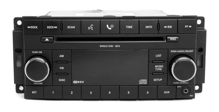 2008 Chrysler Jeep Dodge AM FM Radio mp3 CD w Aux & Satellite – P05064411AD RES