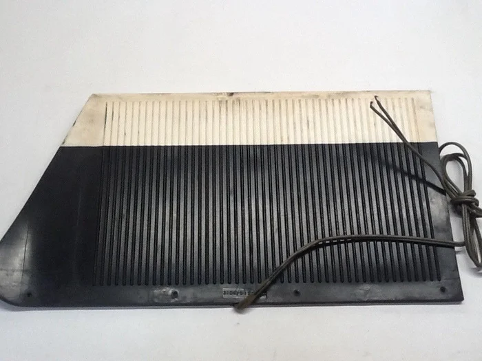 MCI 6999577 Door Treadle Mat Left Flair NOS