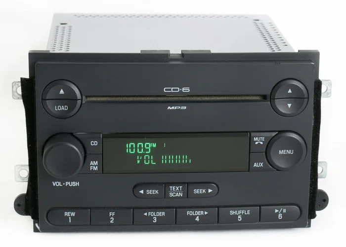 Mercury Milan 2006 Ford Fusion AMFM 6 Disc CD Radio 6E5T-18C815-AH No Clock