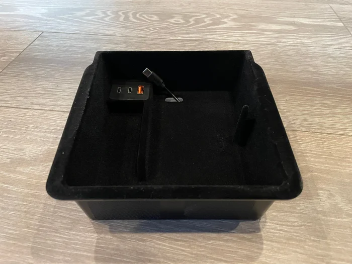 Tesla Model 3 Highland Armrest Tray With USB Charging Dock