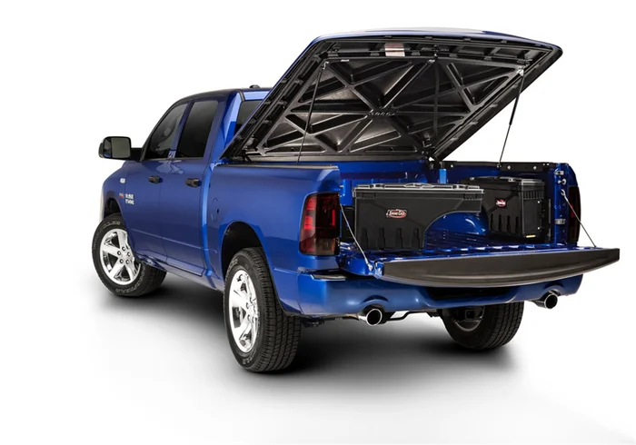 UnderCover Swing Case Truck Bed Storage Box 99-06 (07 Classic) Silv/Sierra 1500/2500HD/3500HD Fleetside Driver – SC101D